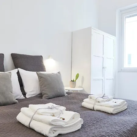 Urban Chic, Terre Marine Apartment *