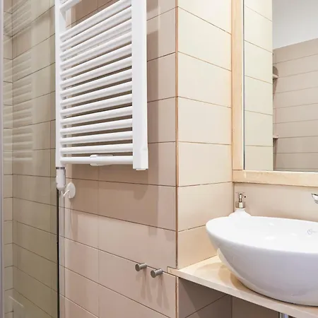 Urban Chic, Terre Marine Apartment
