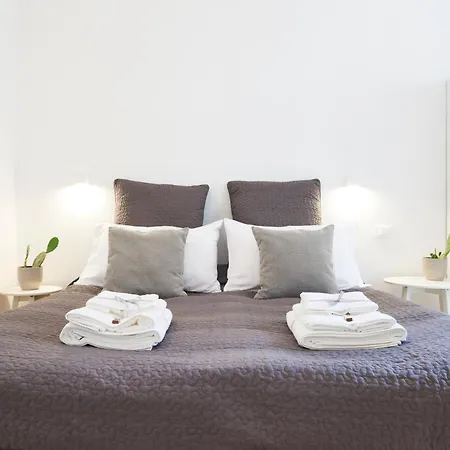 Urban Chic, Terre Marine Apartment *